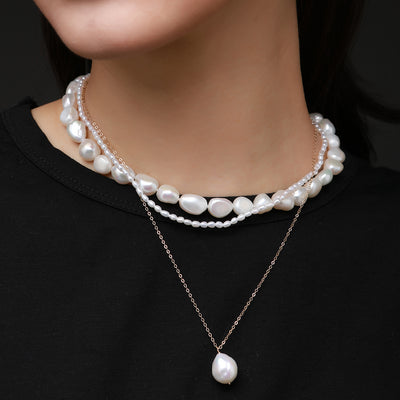 COCO Kim Baroque Series Triple-layered pearl pendant necklace
