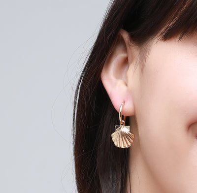 Social Talent Alloy shell shaped dangle drop earrings