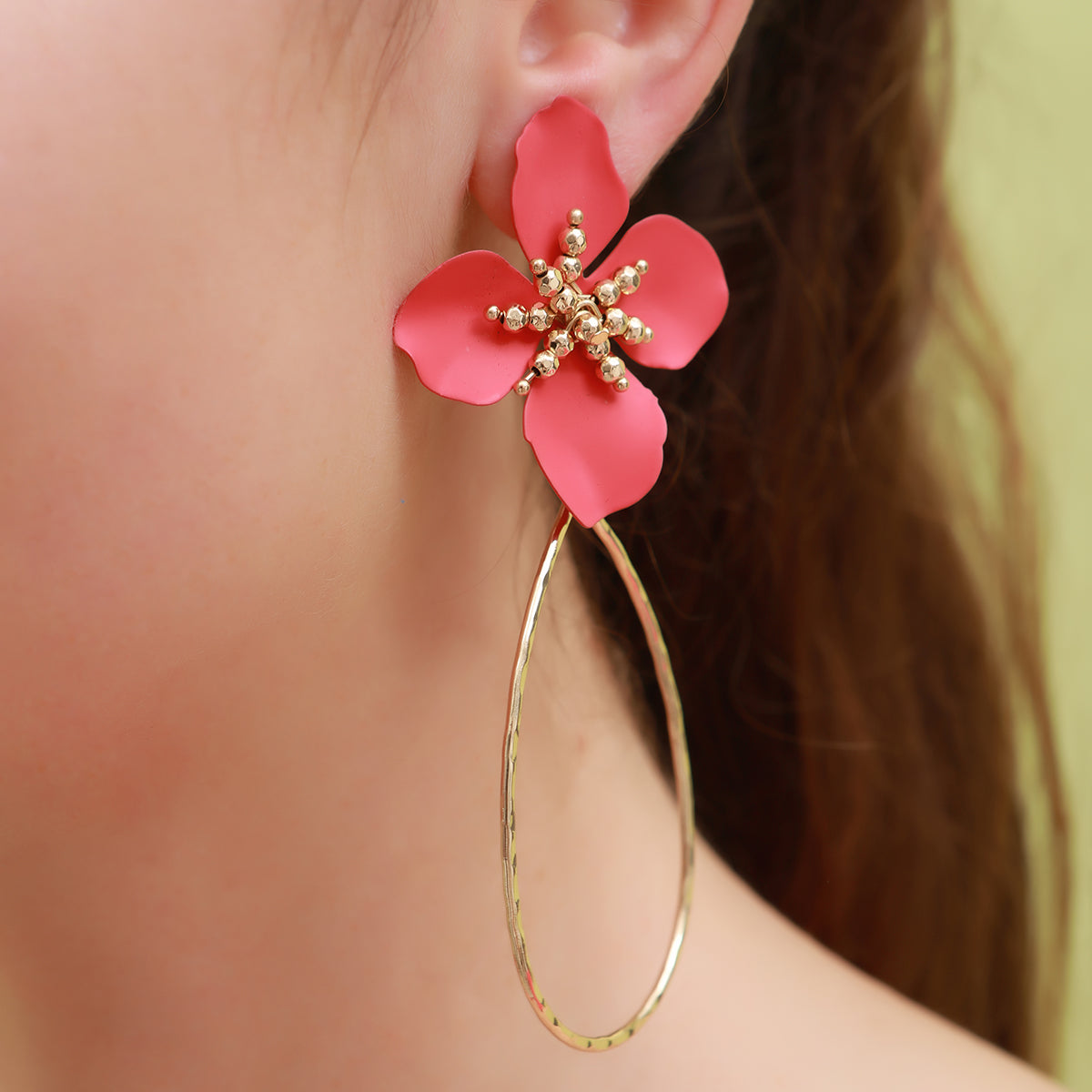 Social Talent Kalanchoe Blossfeldiana flower with alloy circle earrings