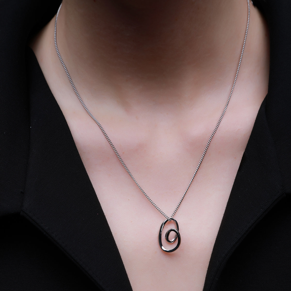 Archibald Simple irregular hollow heart pendant necklace