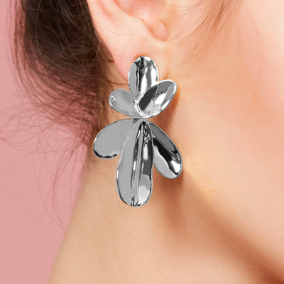 daartemis Petals collection six petals clip earring
